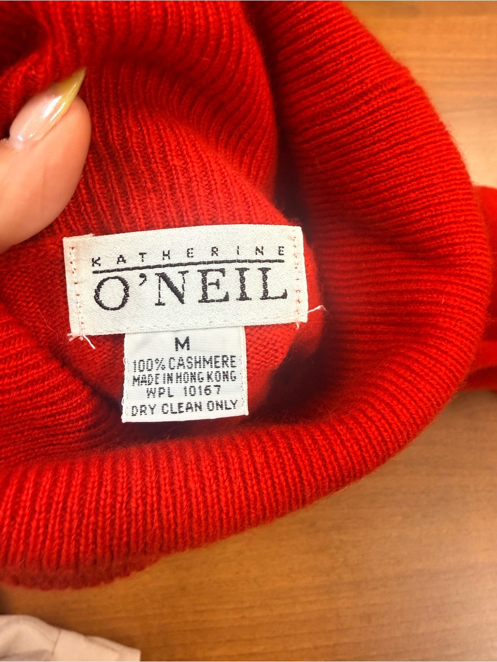 Bloomingdale's Red Cashmere turtleneck Sweater